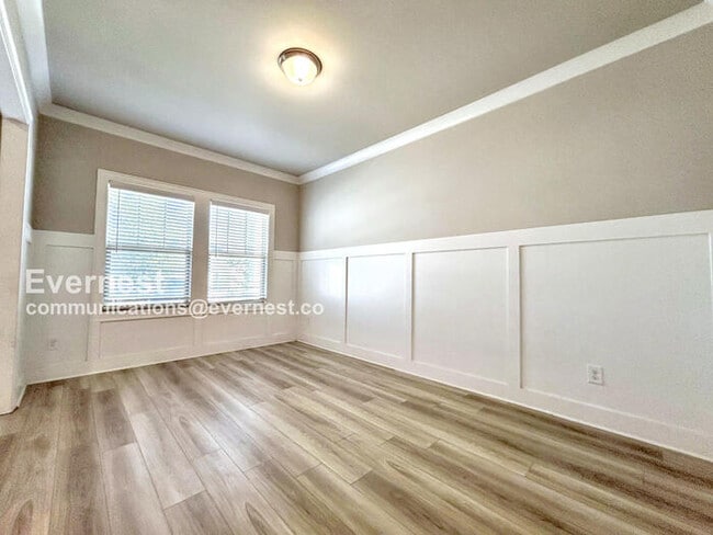 Building Photo - 662 Stately Dr