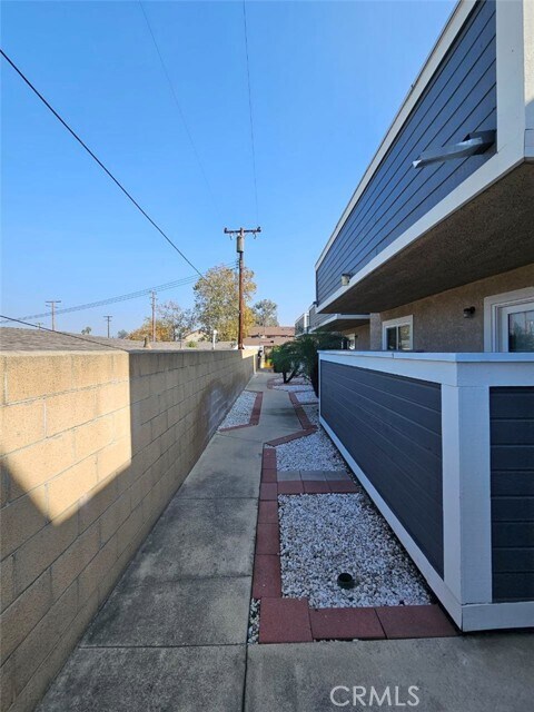 Building Photo - 1120 Nicklett Ave