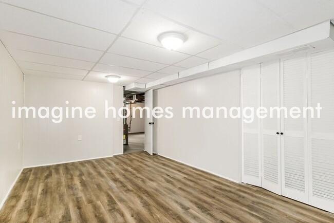 Building Photo - 307 Essen Ln