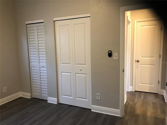 Building Photo - 37 144th Ave