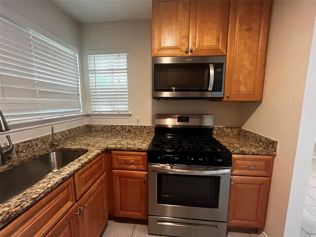 Building Photo - 5101 Meadow Creek Cove