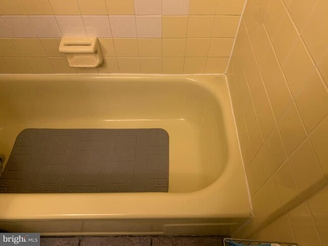 Building Photo - 9860 Garvey Dr