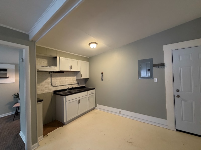 Building Photo - 231 Main St