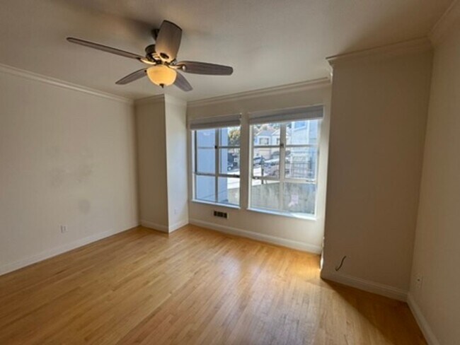 Building Photo - 280 Portola Dr