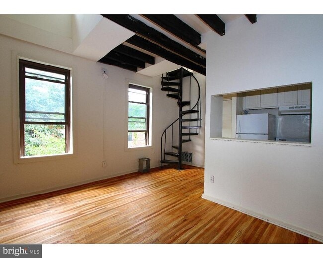 Building Photo - 415 S 11th St