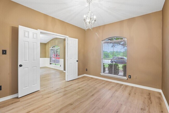 Building Photo - 2656 Bradley Ln