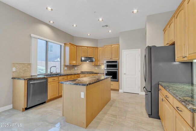 Building Photo - 16335 N 108th Pl