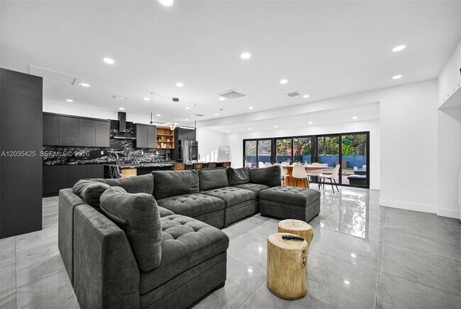 Building Photo - 112 NW 53rd St