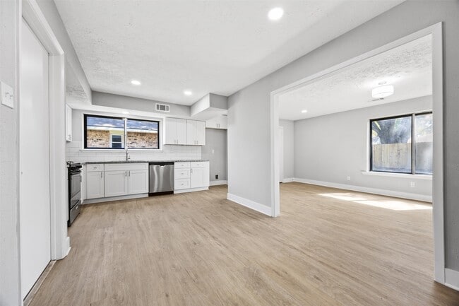 Building Photo - 3030 Becket St