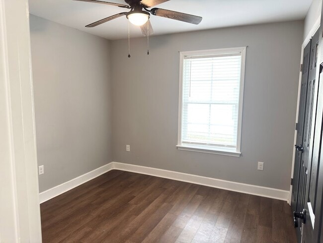 Building Photo - 105 Pinecrest Blvd