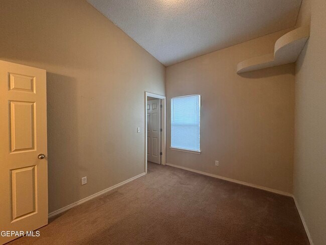Building Photo - 6700 Hermoso Del Sol Dr