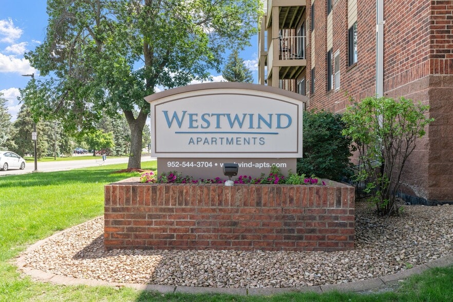 Sign - Westwind Apartments