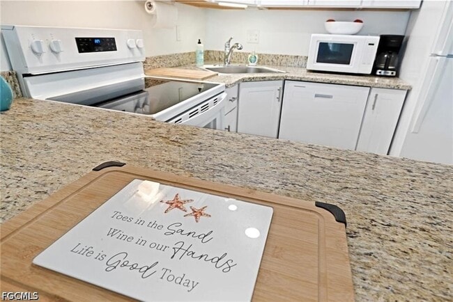 Building Photo - 129 Eucalyptus Ct