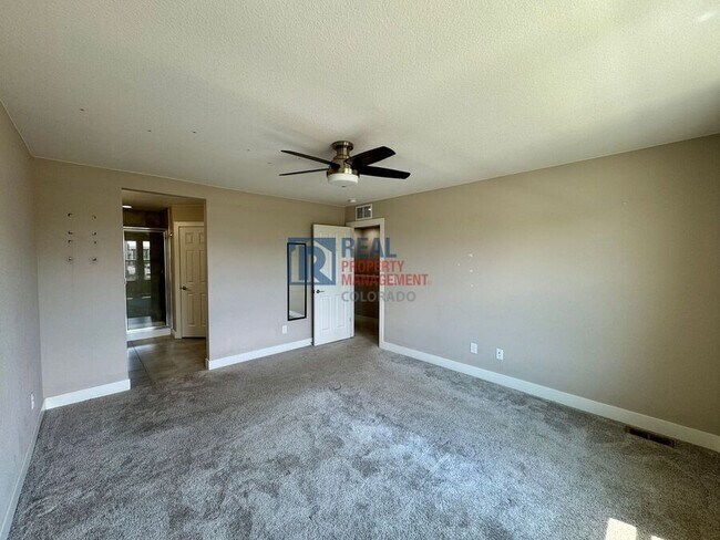 Building Photo - 16015 E Bolling Dr