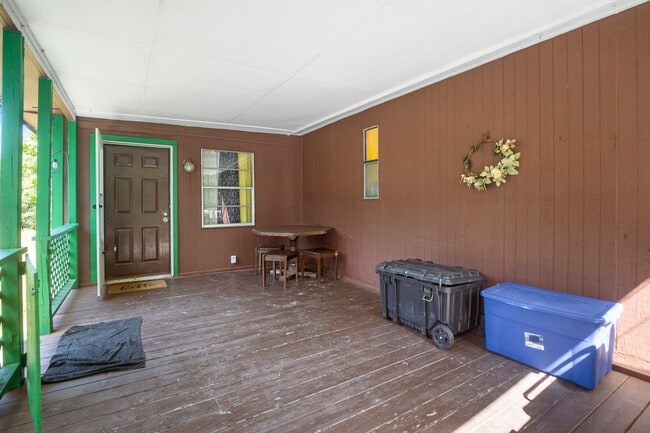 Building Photo - 465 Pecan