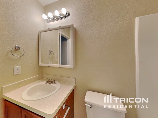 Building Photo - 10039 Amber Breeze