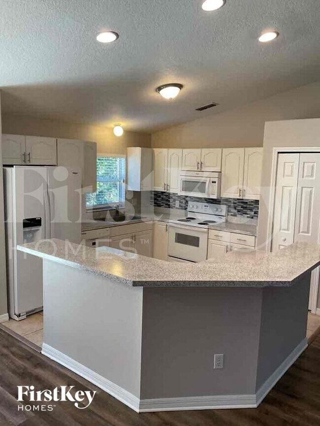 Building Photo - 739 N Midland Dr