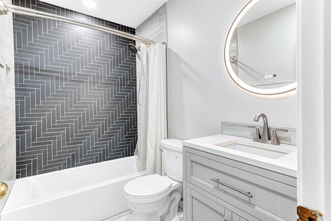 Building Photo - 4445 Jenning Dr