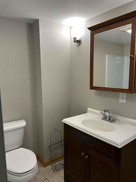 Building Photo - 108 E Albany St