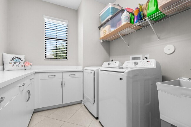 Building Photo - 14543 White Jade Terrace