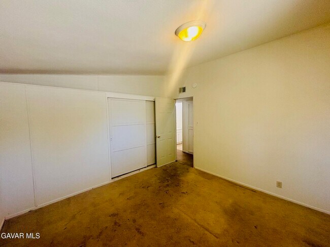 Building Photo - 38416 Pond Ave