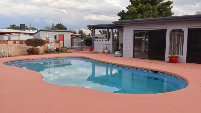 Building Photo - In Ground Pool