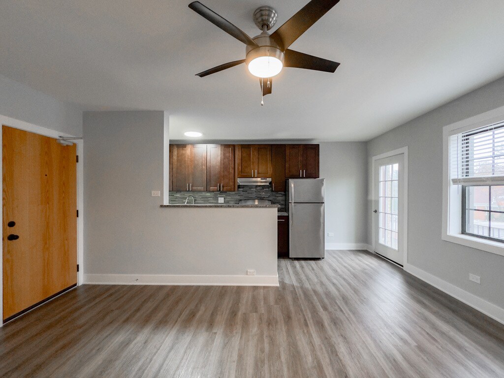 Building Photo - 735 Judson Ave