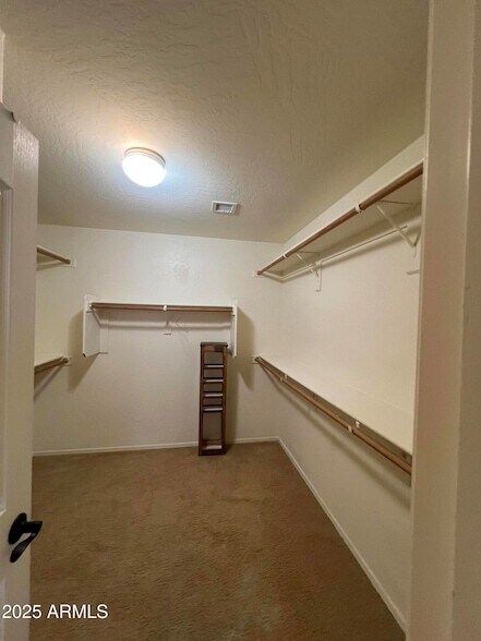Building Photo - 35282 N Shorthorn Trail
