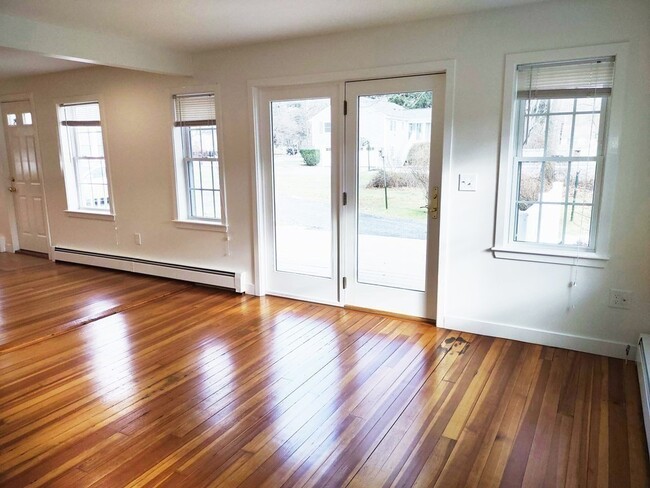 Building Photo - 20 Cutler St