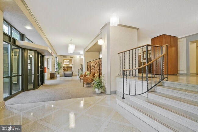 Building Photo - 5904 Mt Eagle Dr