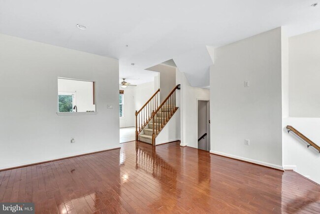 Building Photo - 10030 Tallahassee Pl