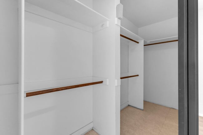 Building Photo - 53780 Avenida Diaz
