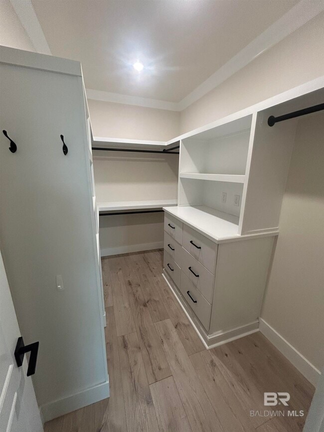 Building Photo - 5122 Pine Rd