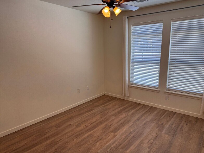 Building Photo - 13456 Via Varra
