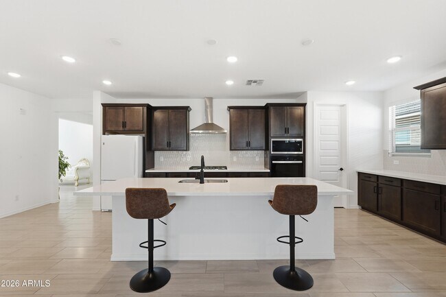 Building Photo - 4650 Gilbert Ln