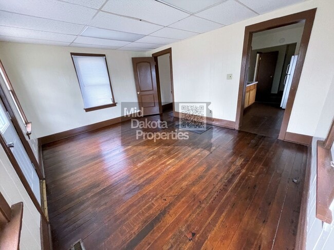 Building Photo - 601 S Lawler- 2 Bedroom House