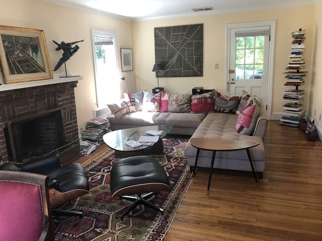 Building Photo - 165 Longwood Ave