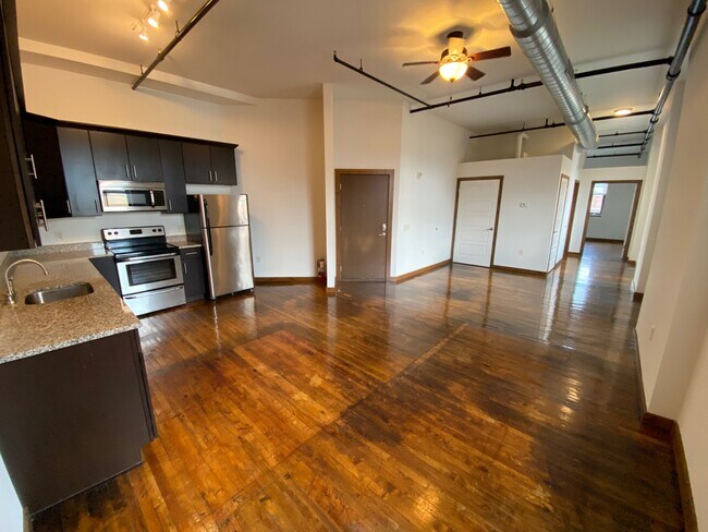 Building Photo - One West