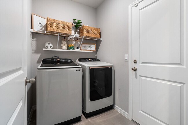 Building Photo - Immaculate 4-Bedroom, 2.5-Bath Home