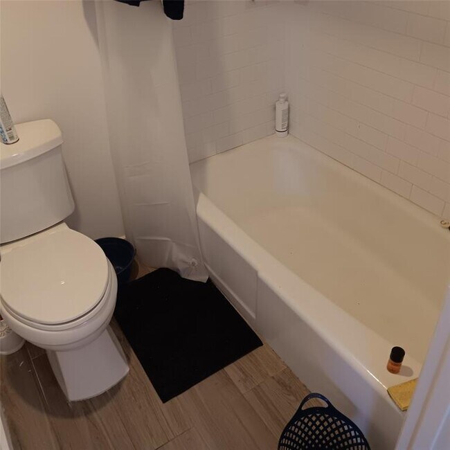 Building Photo - 815 Kipling St