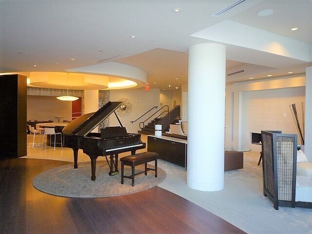 Building Photo - 10-40 Nouvelle Way