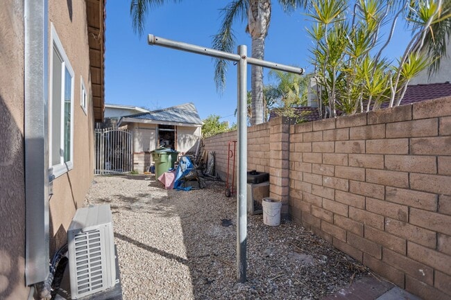 Building Photo - Awesome 1 Bedroom ADU Unit in Sylmar!