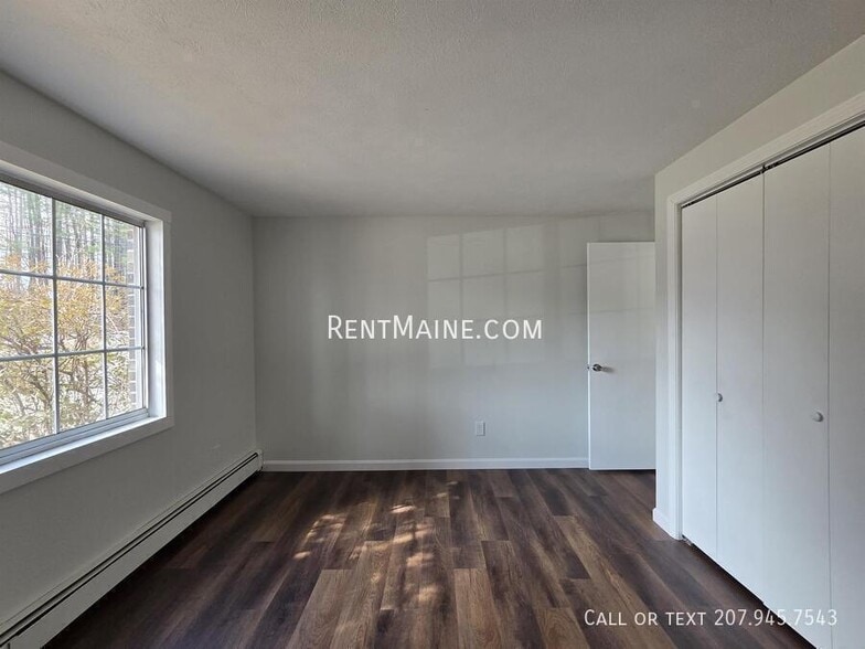 Building Photo - 20 Tall Pines Dr