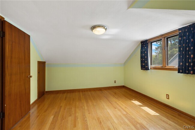 Building Photo - 444 Buckingham Ave
