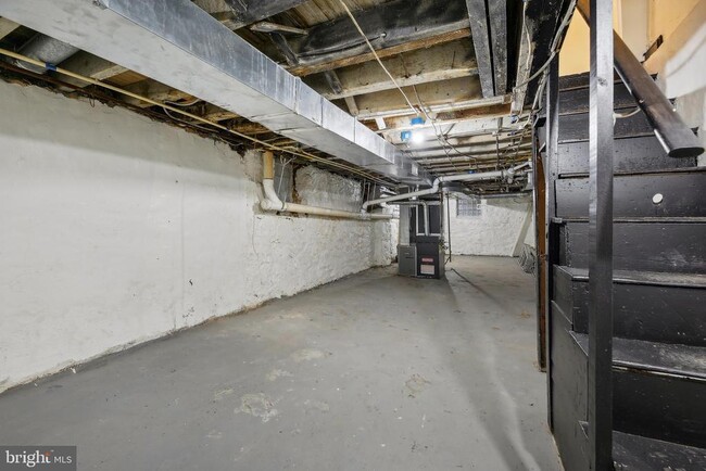 Building Photo - 3041 Belmont Ave