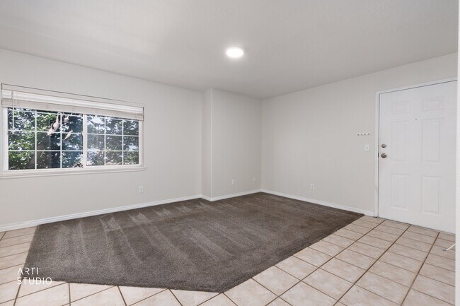 Building Photo - 1227 W 160 N