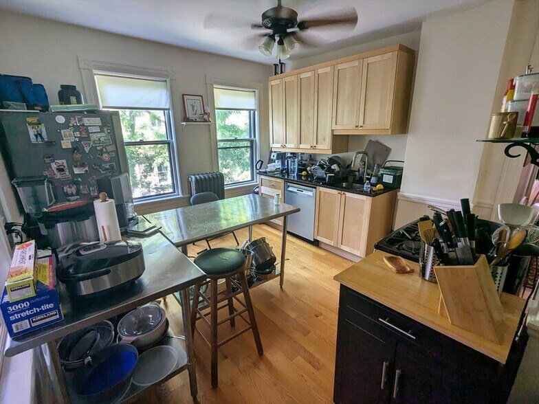 Primary Photo - 74 Highland Ave