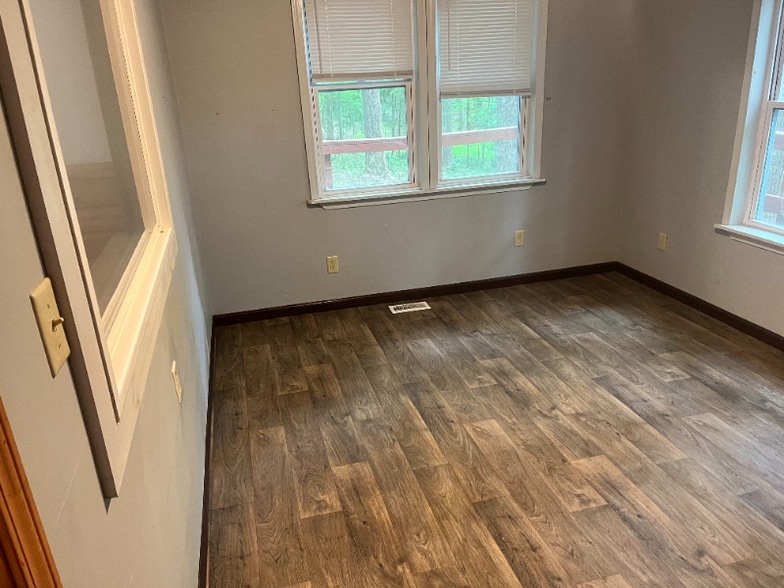 Building Photo - 2105 Bardowl Ln