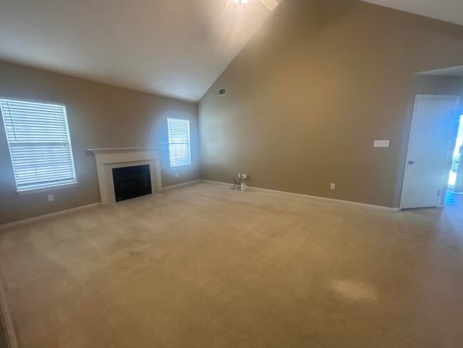 Building Photo - 421 Connemara Trail