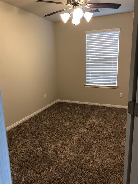 Building Photo - 228 Friendship Oak Dr